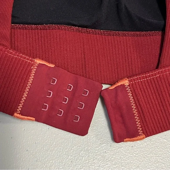 ZYIA Ribbed Sports Bra - Picture 3 of 7